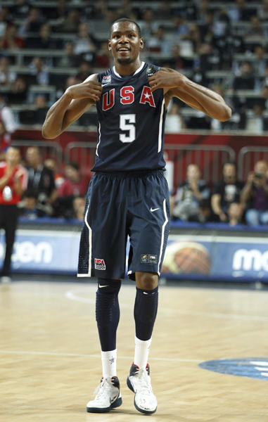 [中超]冯博轩右侧送传中 法比奥反弹球入网