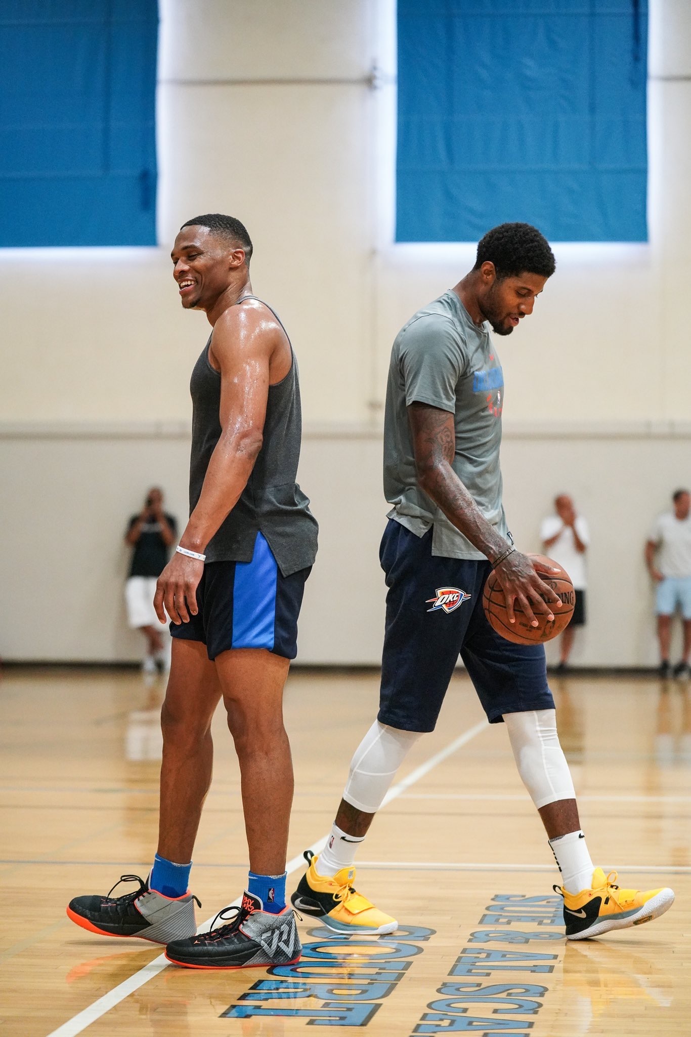 接与轻微延 接与轻微延