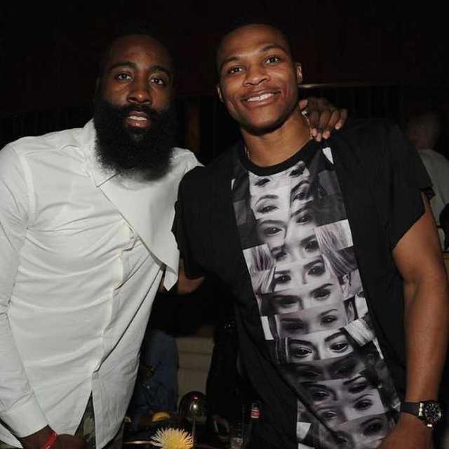 看台噤声 看台噤声